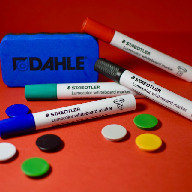 Dry Erase Board Erasers: How to Choose the Right Style for Whiteboards, Glass Boards, and Calendars