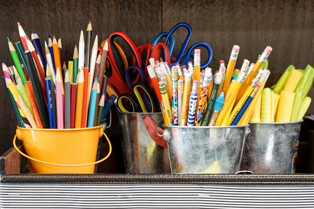 Classroom Supply Buying Guide: Practical Tools for Geometry, Whiteboard Writing, and Everyday Note-Taking